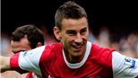 Koscielny chấn thương: Pháp lo một, Arsenal lo mười